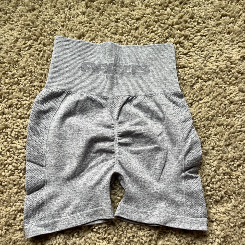Prozis Seamless Grey Scrunch Workout Shorts